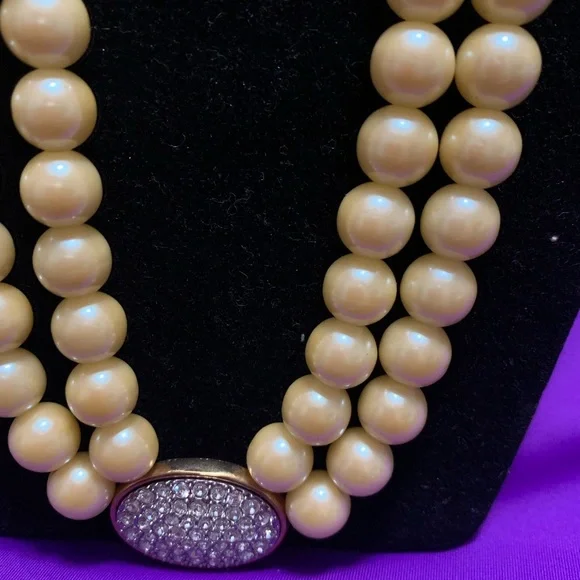Avon Pearlesque Double Strand Necklace - Picture 2 of 4